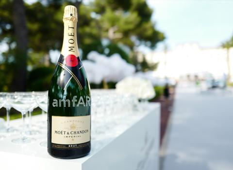 mc_amfAR_OfficialChampagne00_b